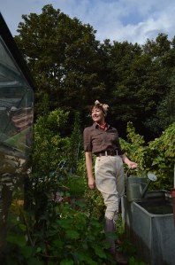 land girl watering can 1